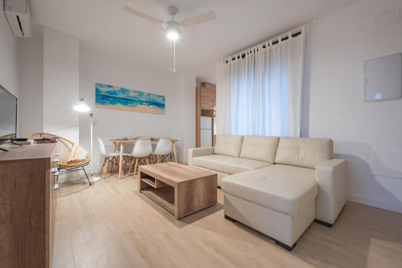 Dona Elvira Parras Apartment มาลากา ภายนอก รูปภาพ