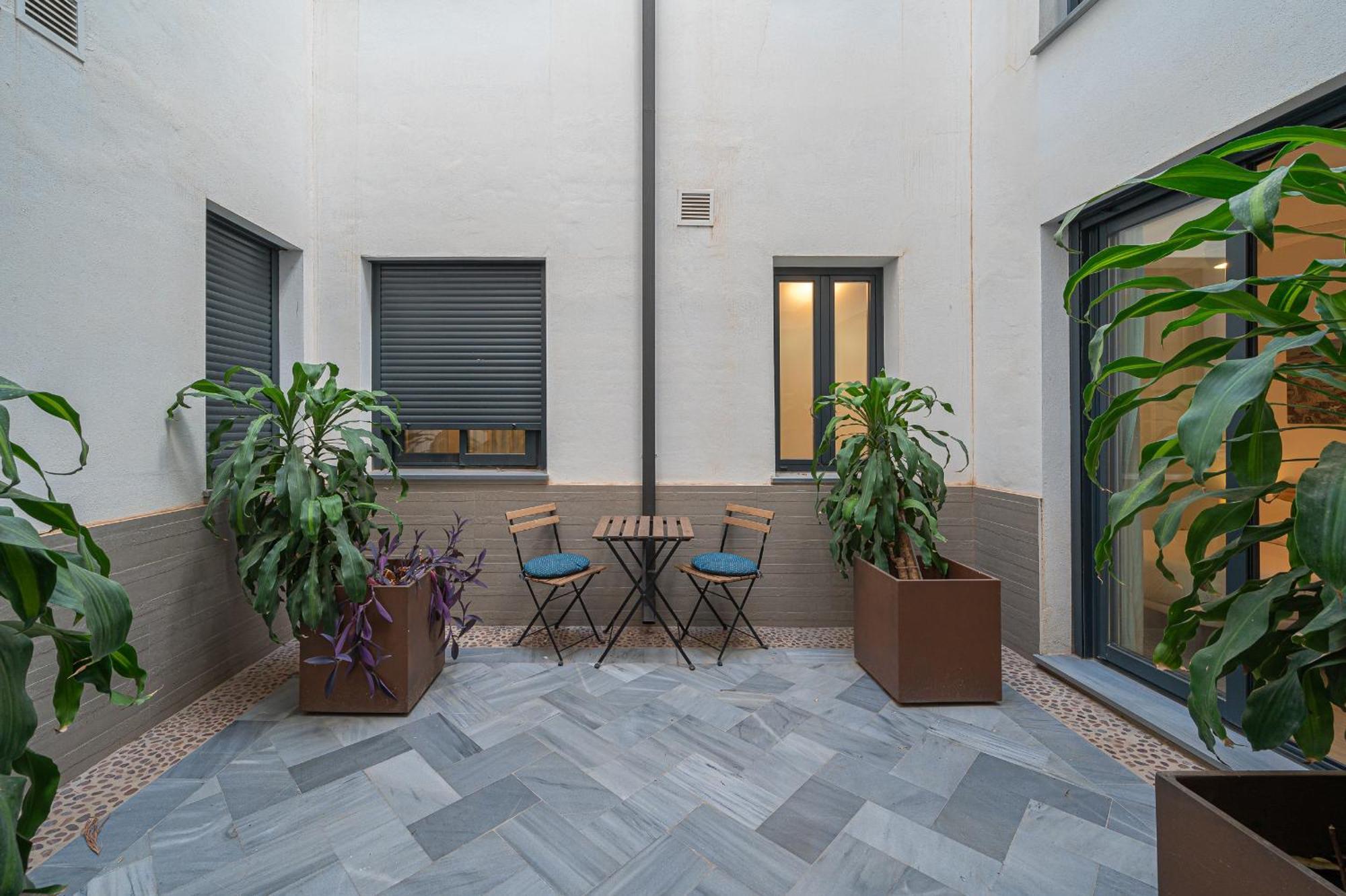 Dona Elvira Parras Apartment มาลากา ภายนอก รูปภาพ